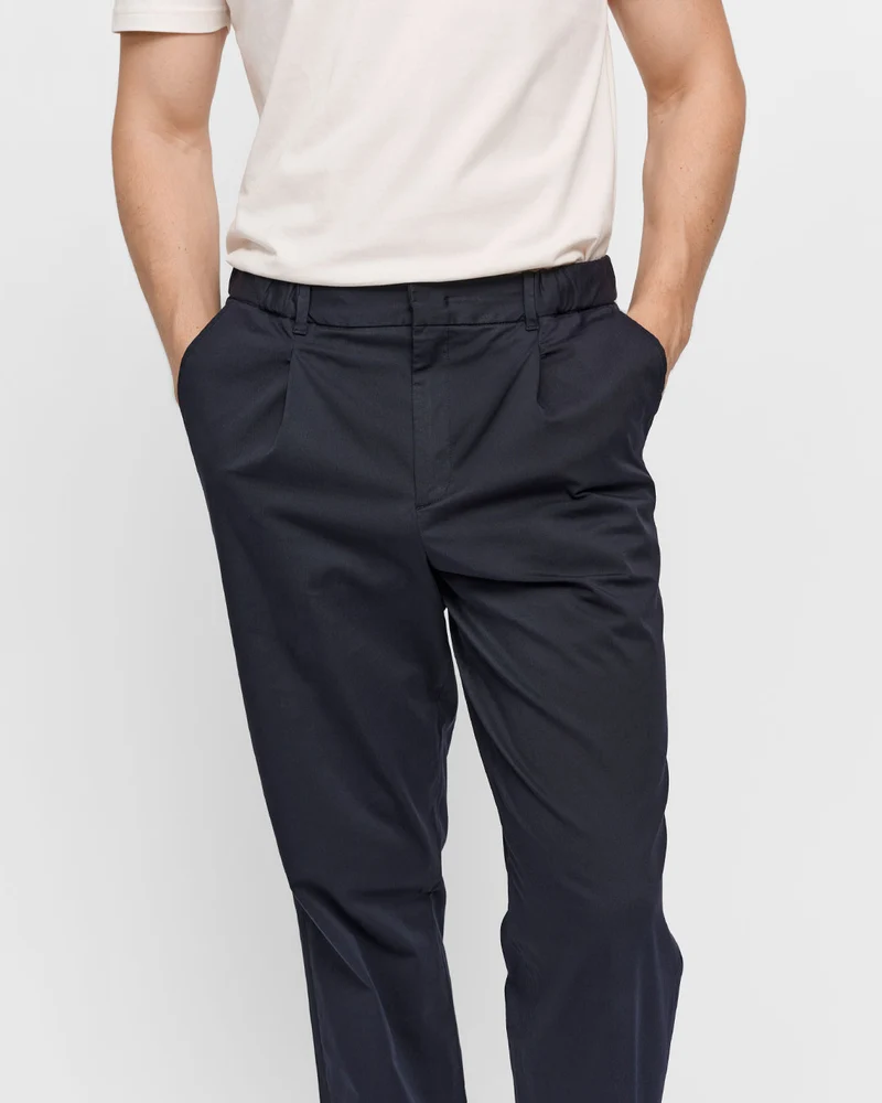 The Relaxed Chino - Navy