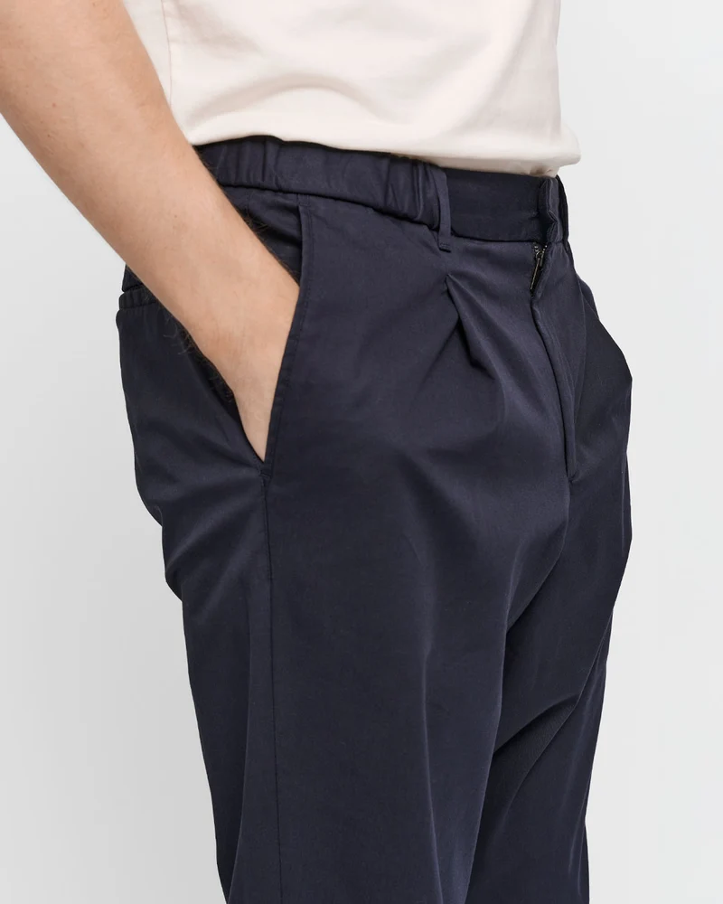 The Relaxed Chino - Navy