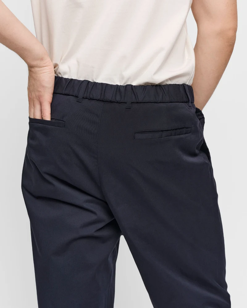 The Relaxed Chino - Navy