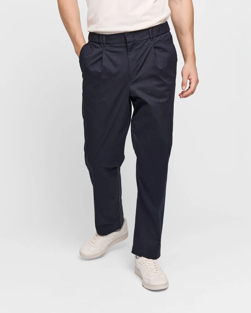 The Relaxed Chino - Navy