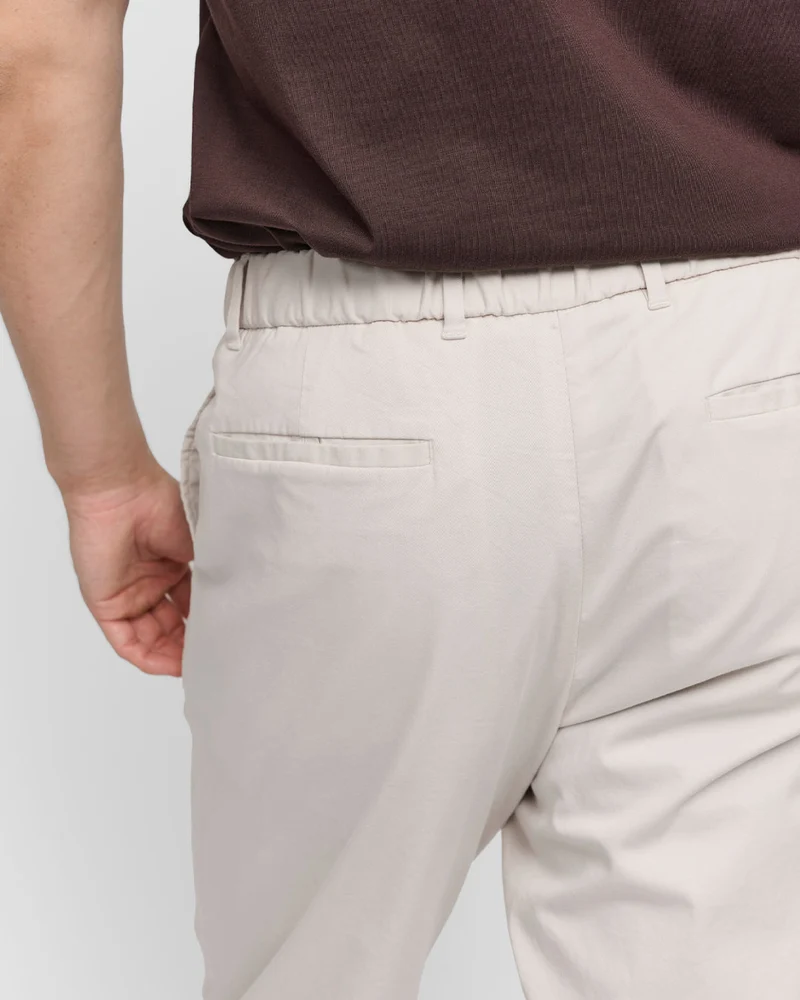 The Relaxed Chino - Ivory