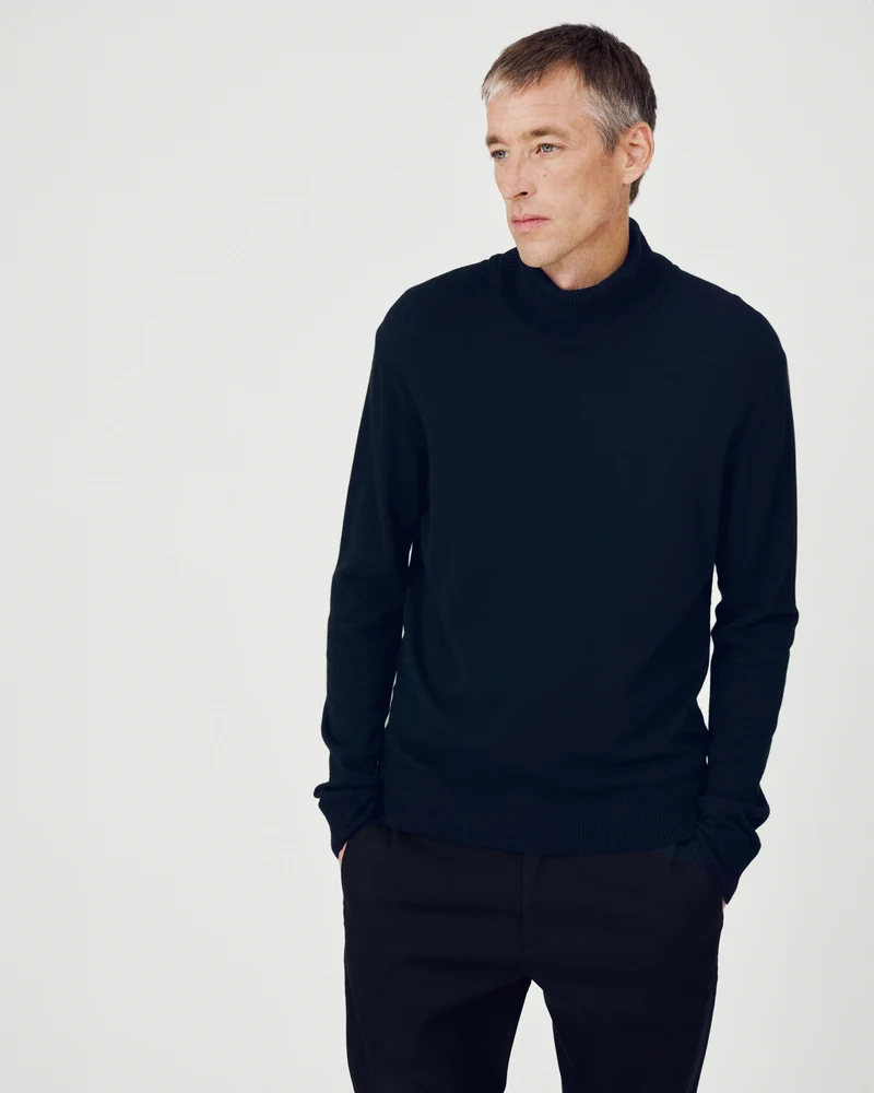 The Merino Roll Neck - Navy