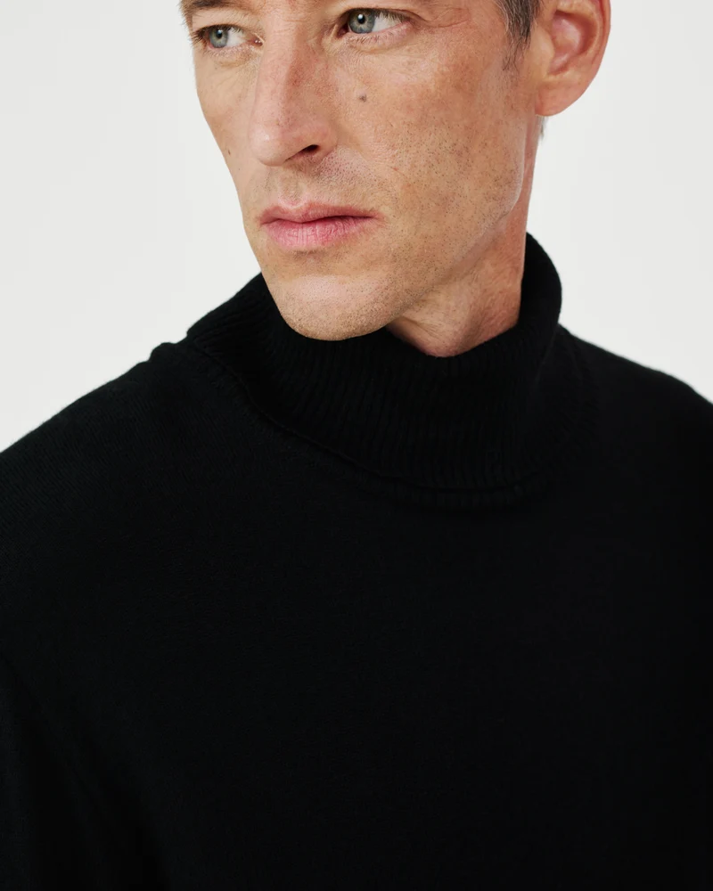 The Merino Roll Neck - Black