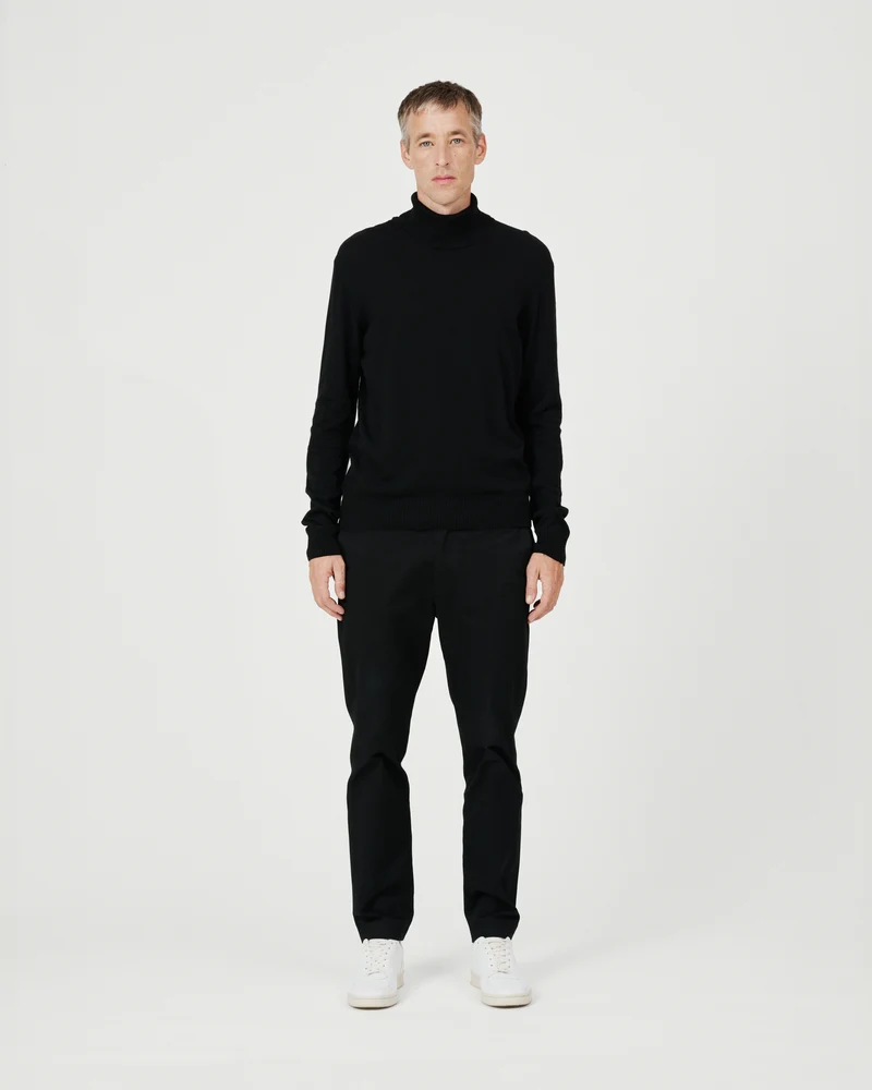 The Merino Roll Neck - Black