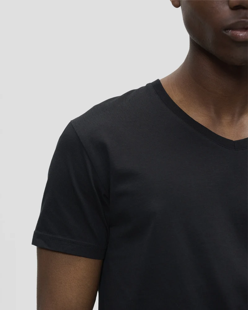 The V-Neck T-Shirt - Black
