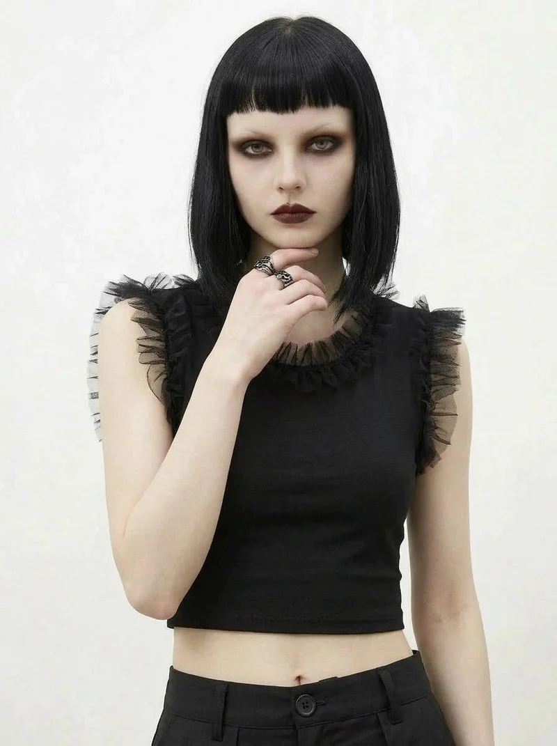 Ruffle Edge Crop Top – Casual Minimal Goth