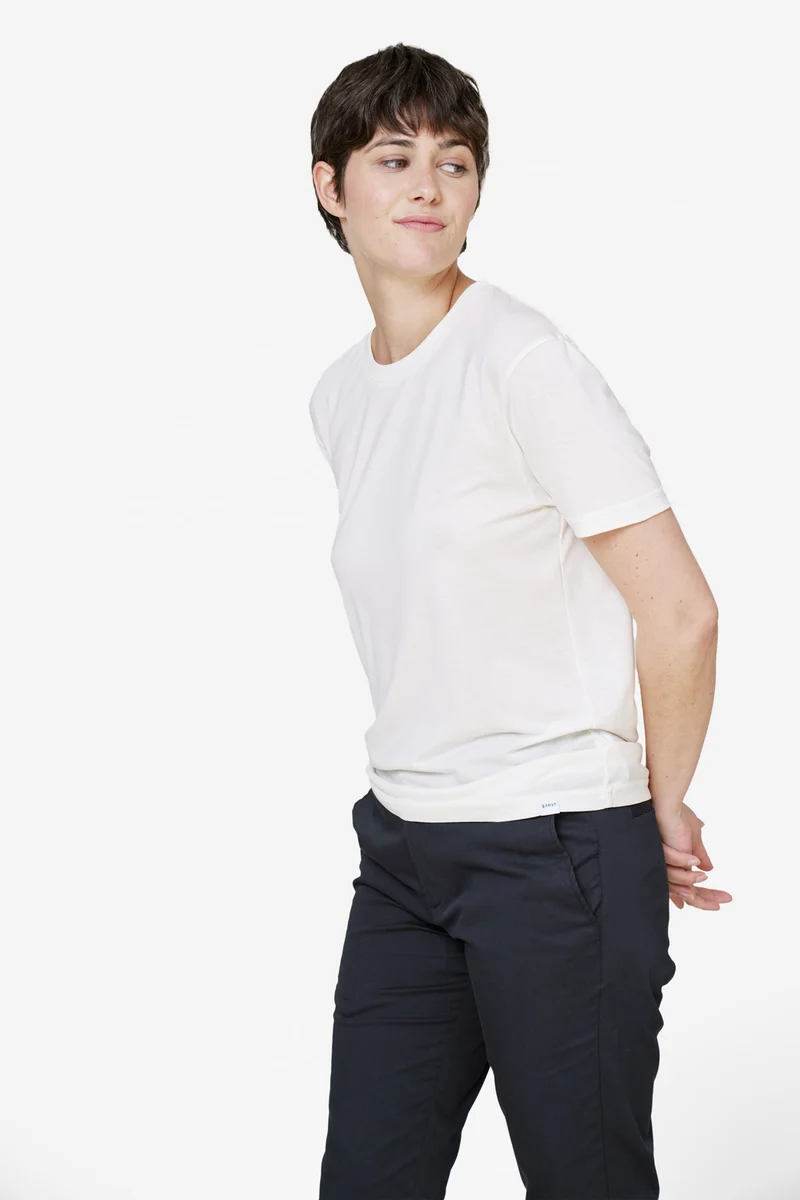 The Unisex Lightweight T-Shirt - Off White