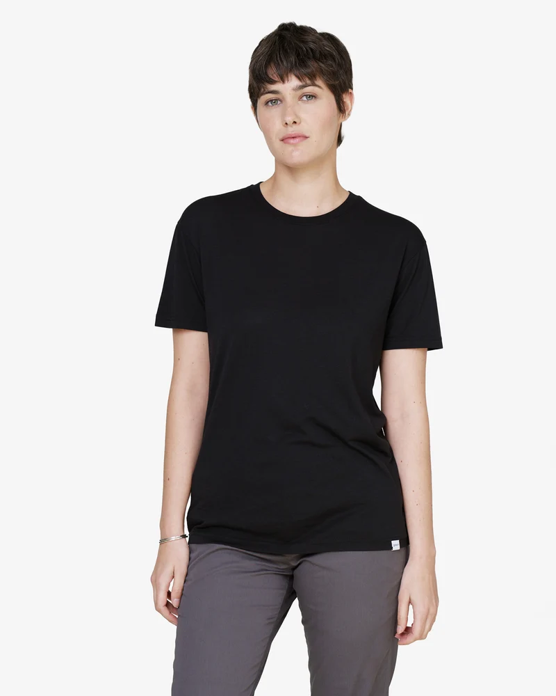 The Unisex Lightweight T-Shirt - Black