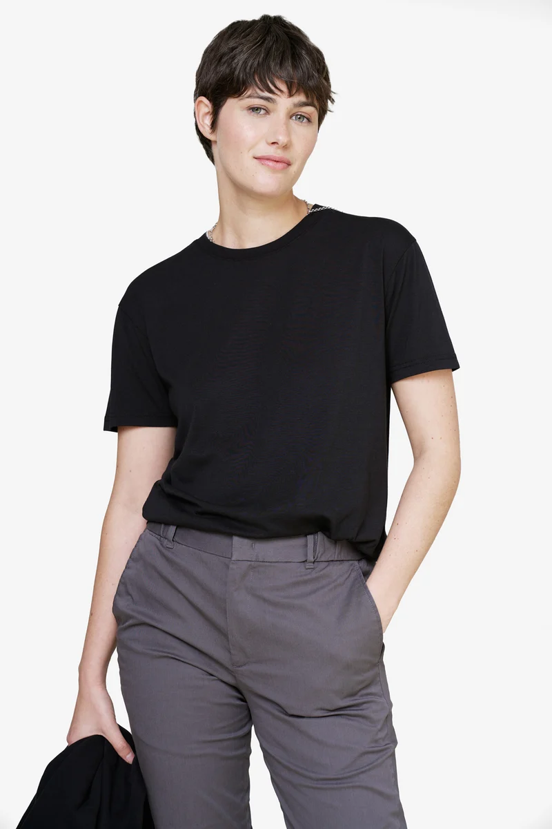 The Unisex Lightweight T-Shirt - Black