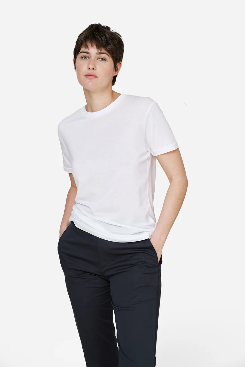 The Unisex Lightweight T-Shirt - White