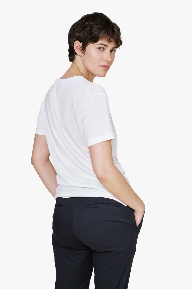 The Unisex Lightweight T-Shirt - White