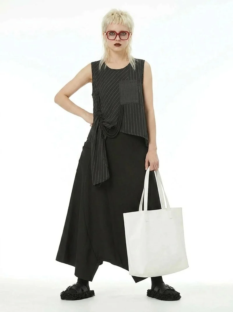 Deep Harem Capri Trousers – Black