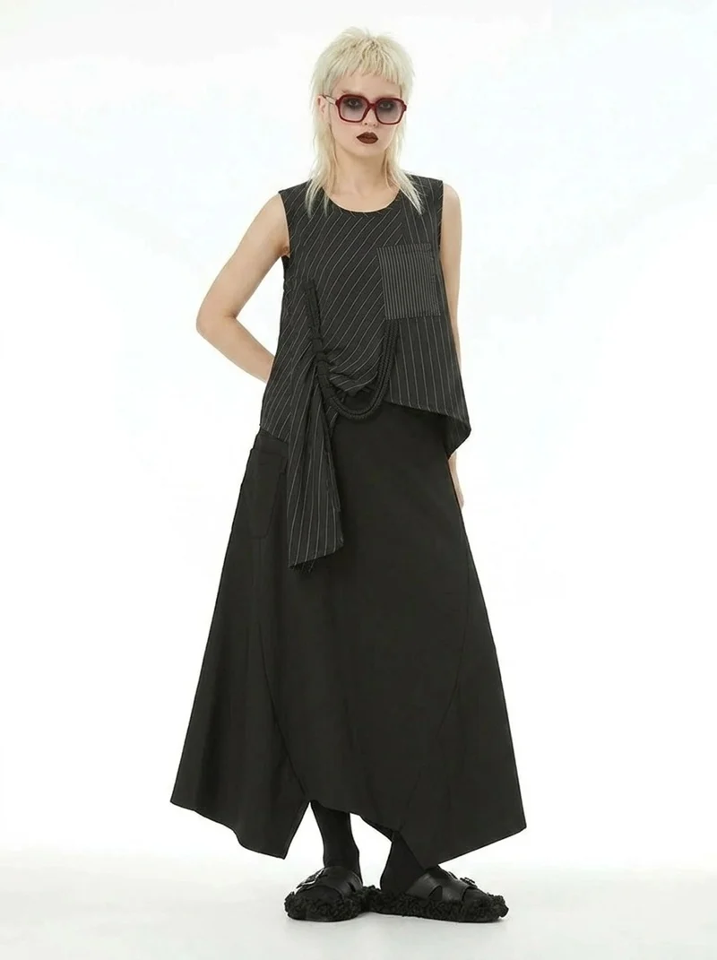 Deep Harem Capri Trousers – Black