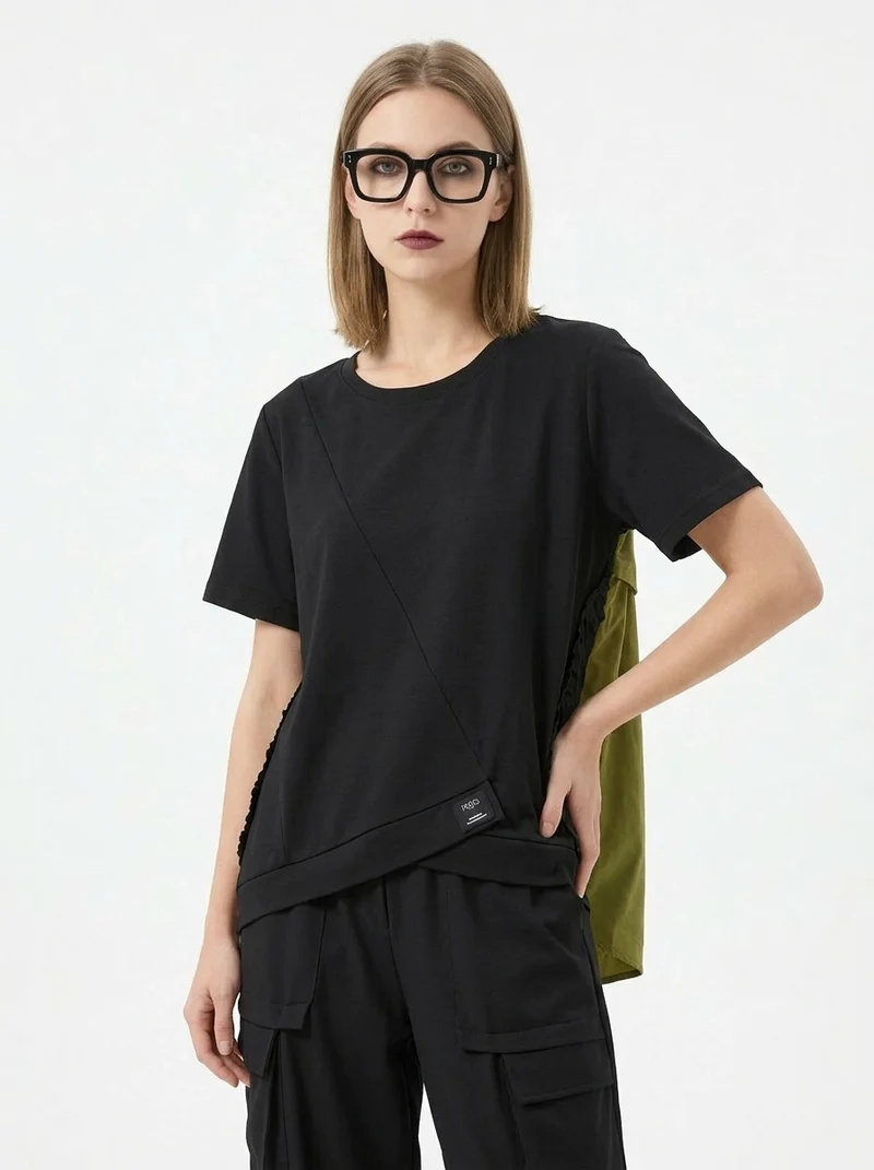 Contrast Panel Minimalist T-Shirt