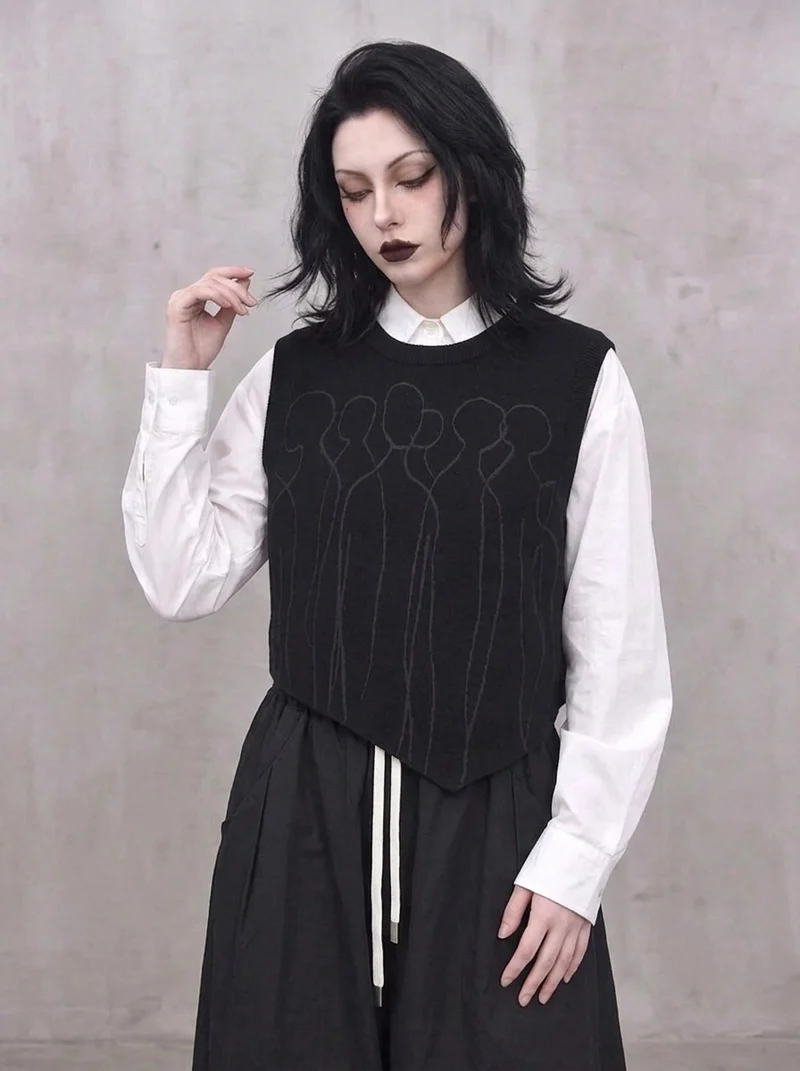 Tonal Figure Knitted Vest – Asymmetric Minimal Goth Sleeveless Knit in Black
