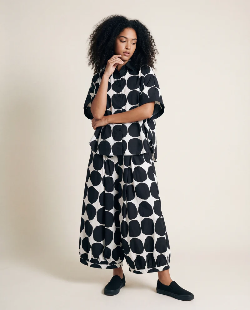 Chic Polka Dot Wide-Leg Trousers for Effortless Style