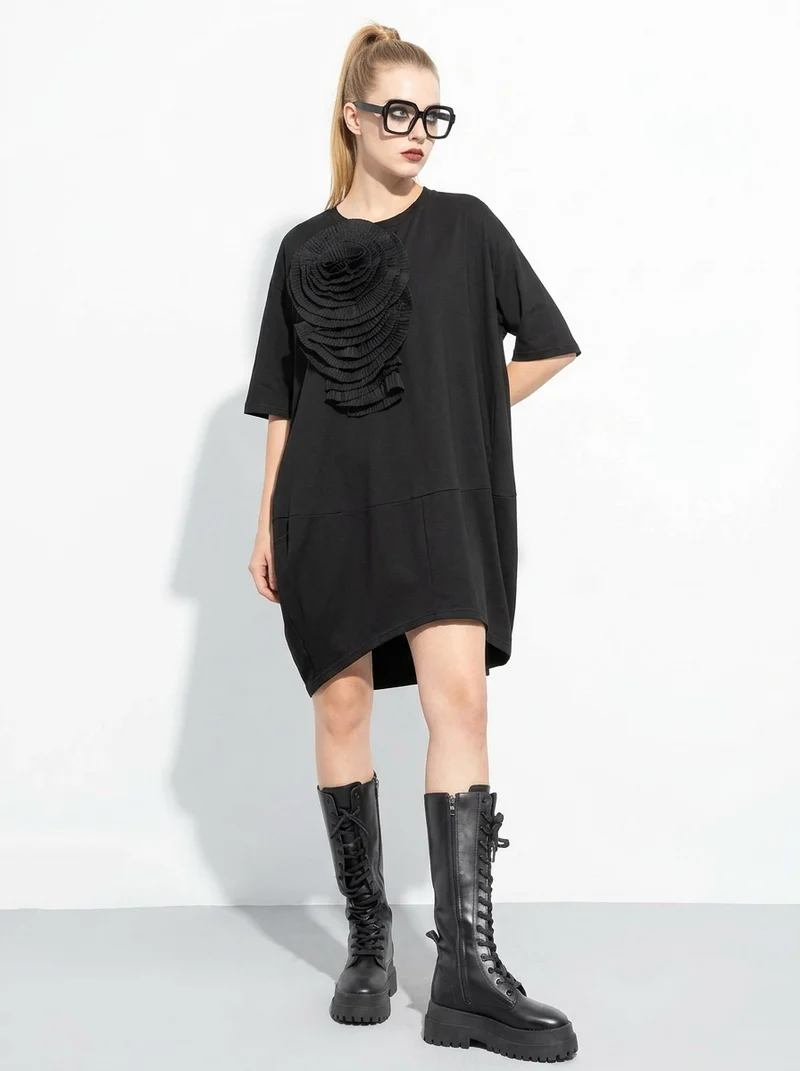 Simple Moderne Black Sculptural Flower Dress – Minimal Goth Oversized Statement Tunic
