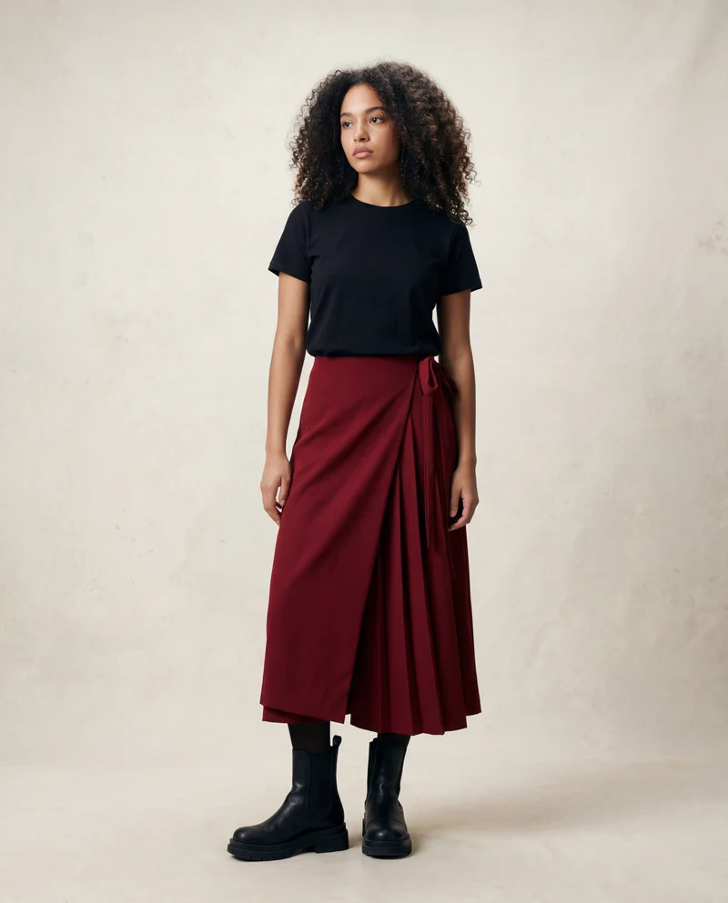 Asymmetrical Overlay Pleated Trousers – Red