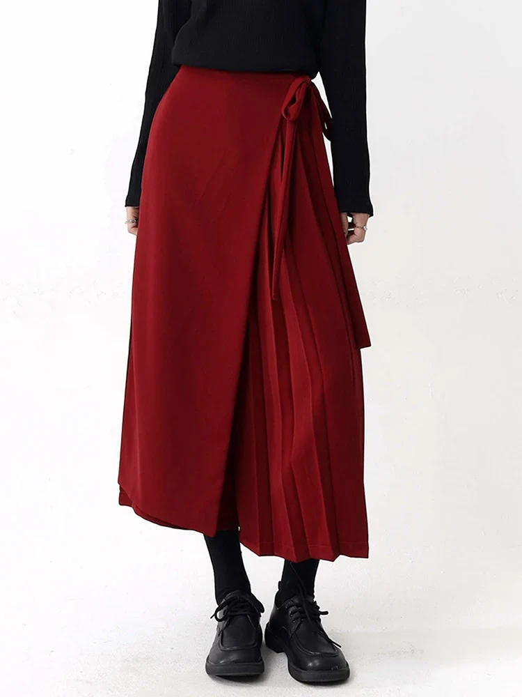 Asymmetrical Overlay Pleated Trousers – Red