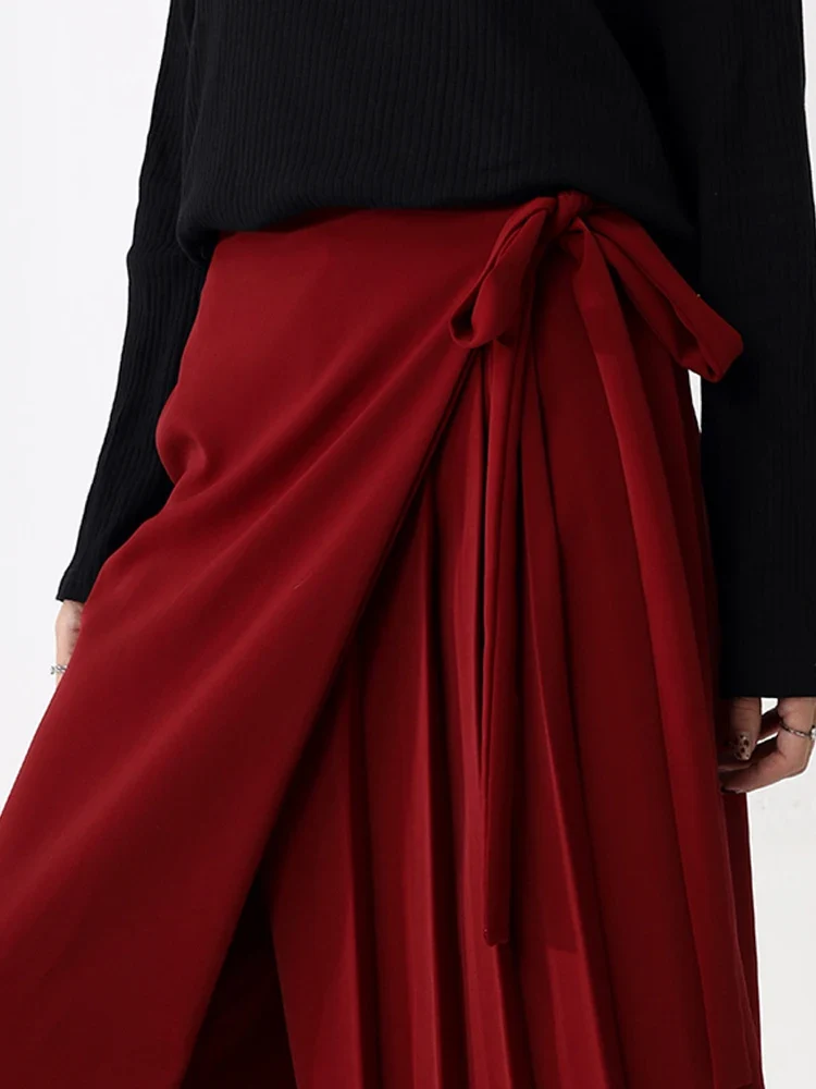 Asymmetrical Overlay Pleated Trousers – Red