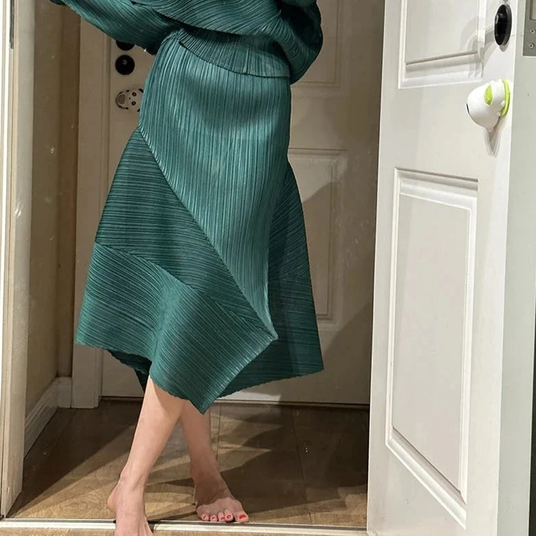 Pleated Design Green Skirt