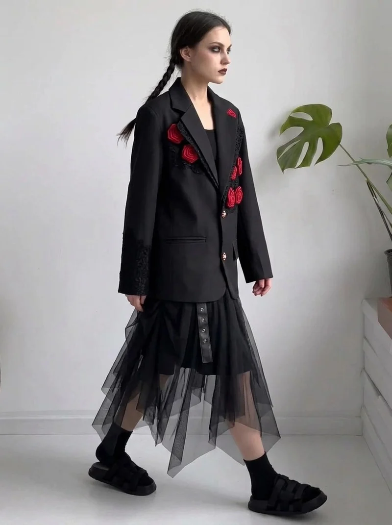 Rose Appliqué Blazer – Gothic Tailoring Statement