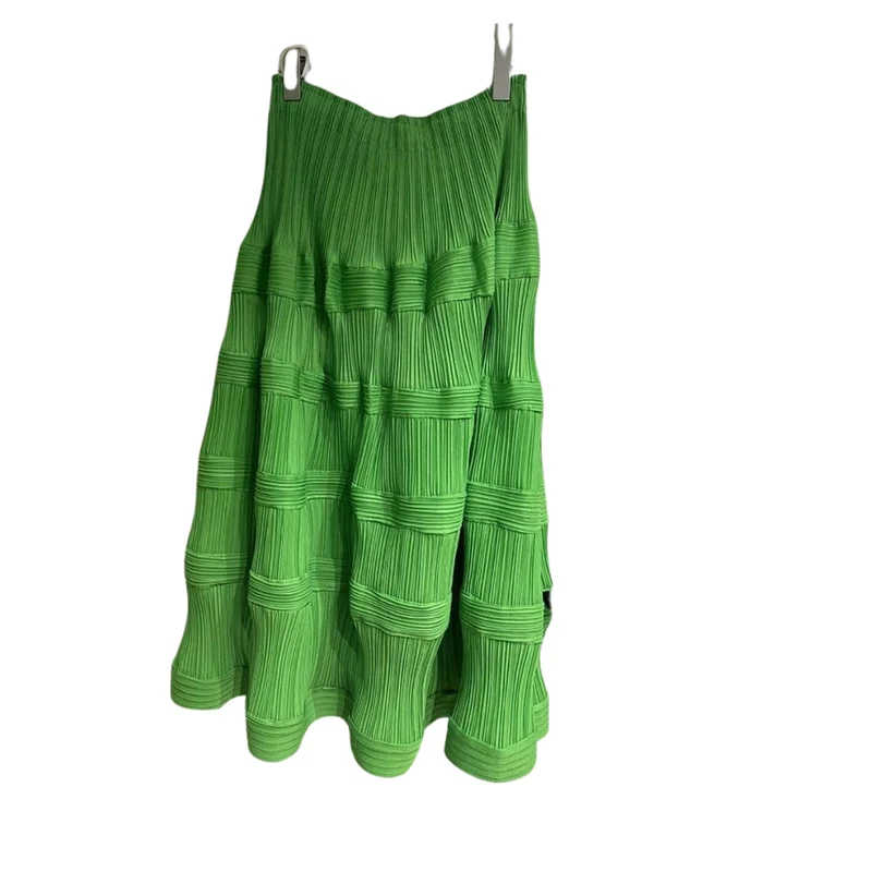 Pleated Pattern Green Skirt