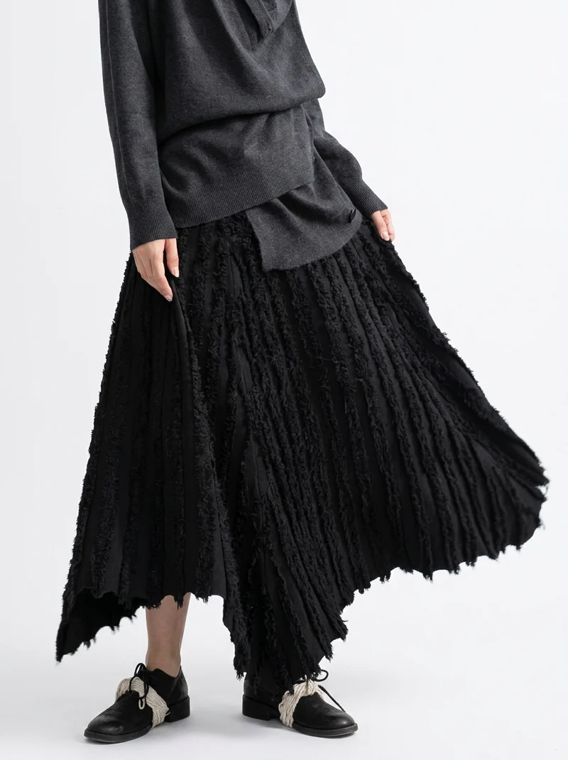 Textured Minimal Goth Skirt – Black