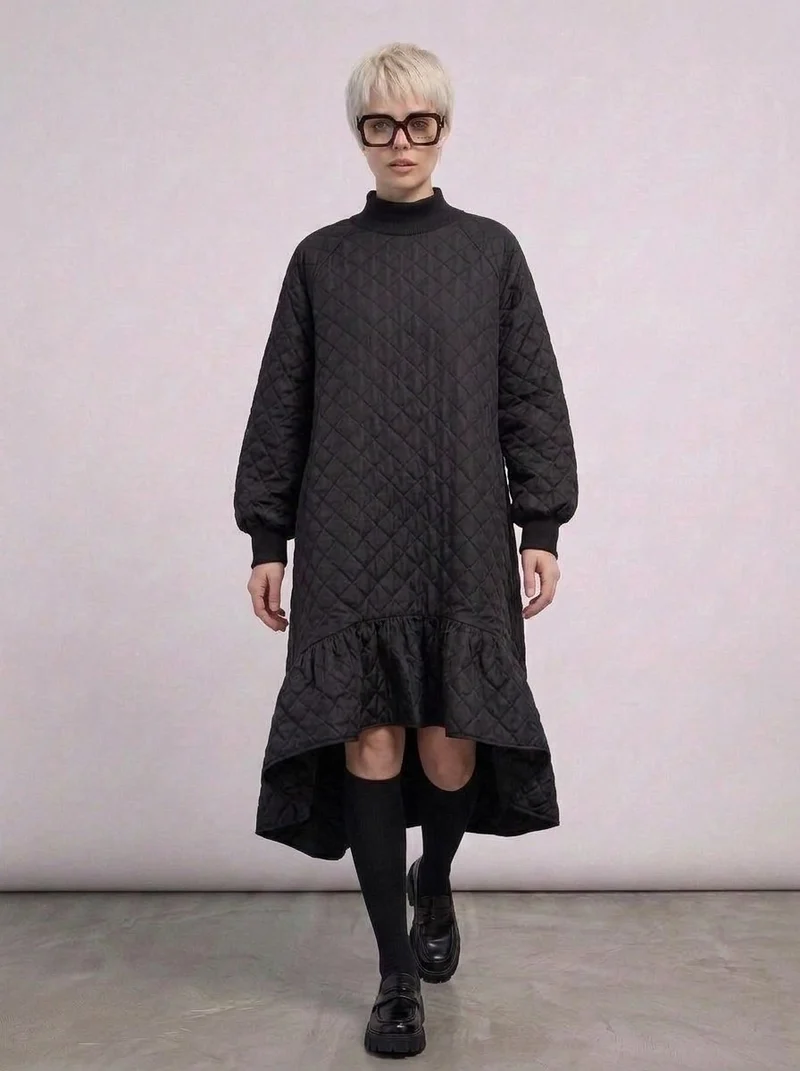 Quilted Winter Dress with Turtleneck and Knitted Cuffs - Warm and Stylish Mid-Calf Design