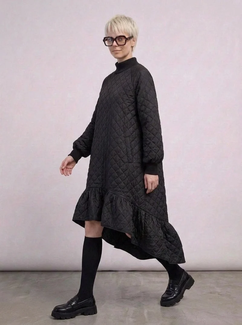 Quilted Winter Dress with Turtleneck and Knitted Cuffs - Warm and Stylish Mid-Calf Design