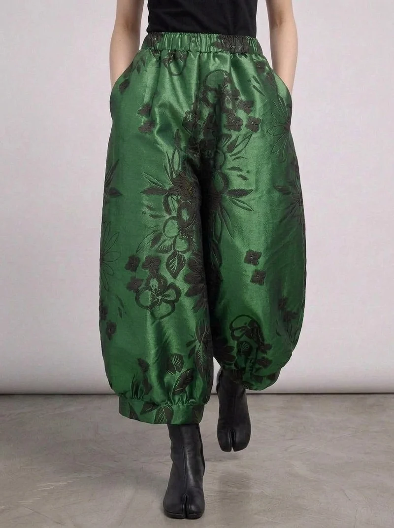 Re-launch Elegant Floral Lantern Pants in Green with Pocket Detail – Relaxed Fit for Modern Style