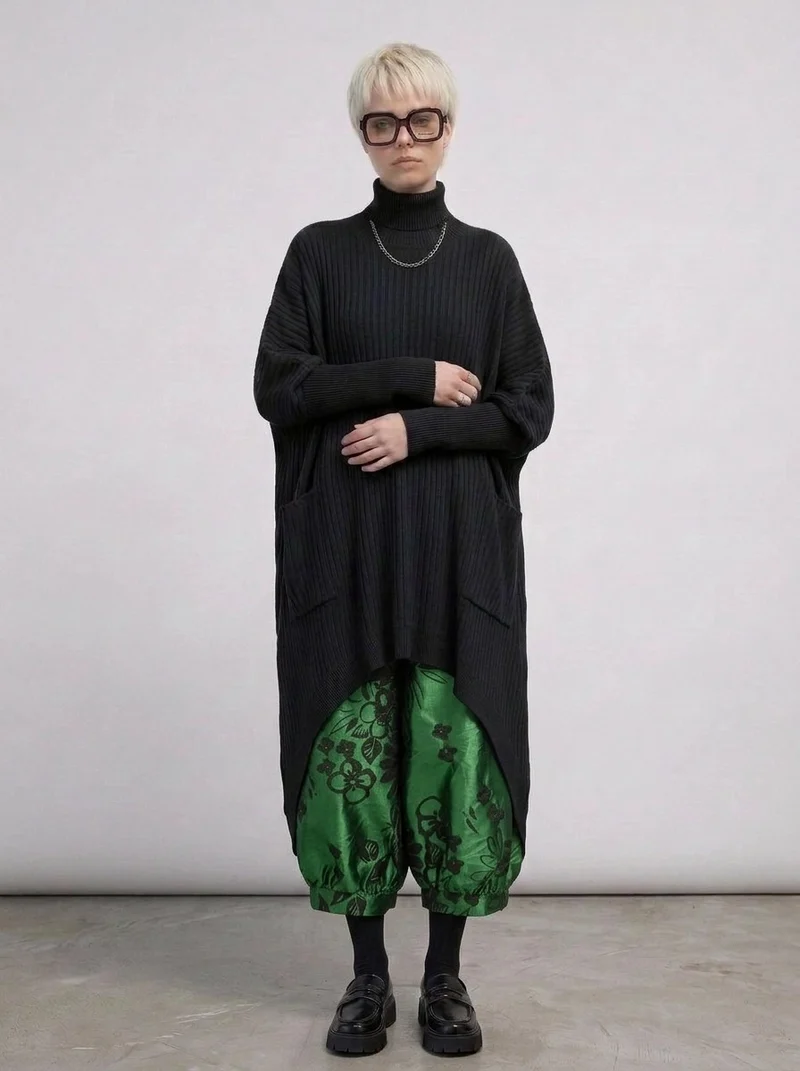 Re-launch Elegant Floral Lantern Pants in Green with Pocket Detail – Relaxed Fit for Modern Style