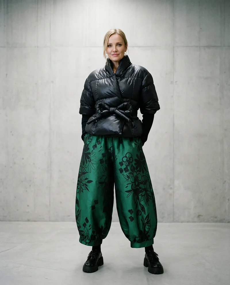 Re-launch Elegant Floral Lantern Pants in Green with Pocket Detail – Relaxed Fit for Modern Style