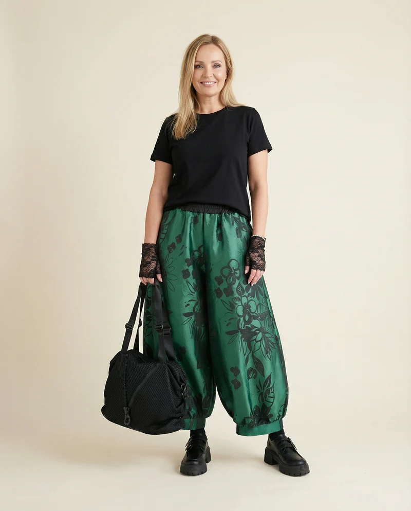 Re-launch Elegant Floral Lantern Pants in Green with Pocket Detail – Relaxed Fit for Modern Style