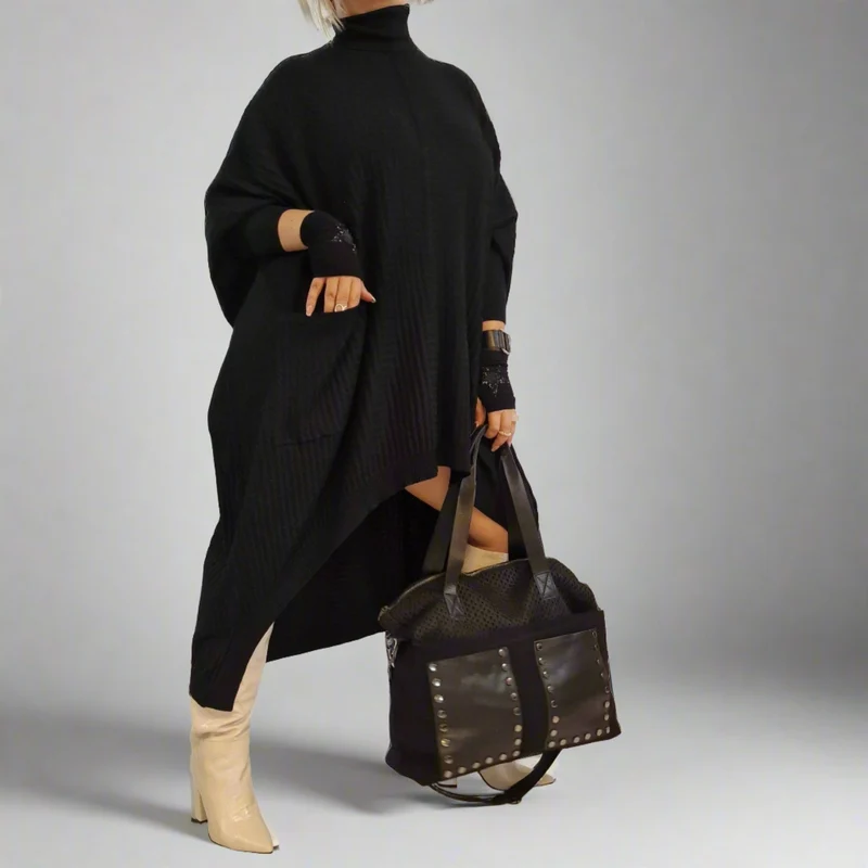 Spacious Rivet Finish Bag