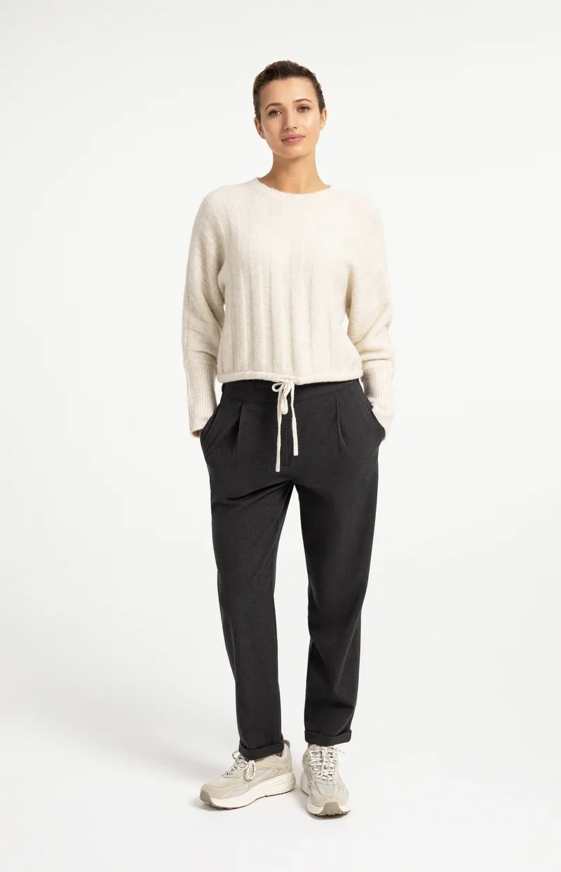 Pull ample à ourlet ajustable