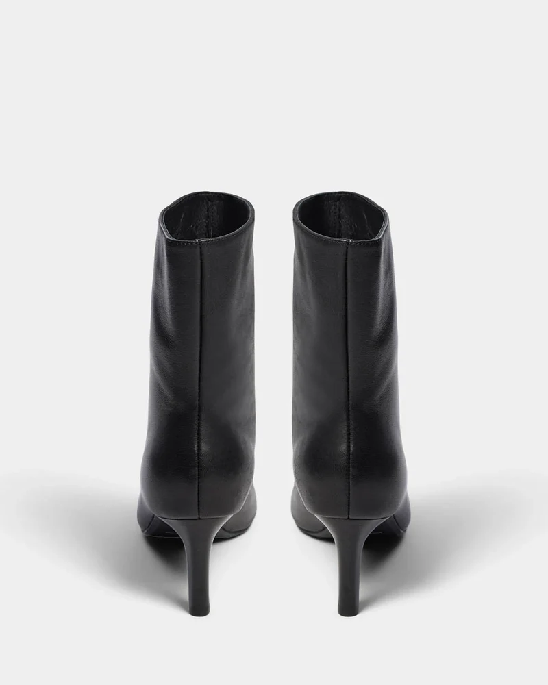 Bottillons en cuir à bout pointu Daila