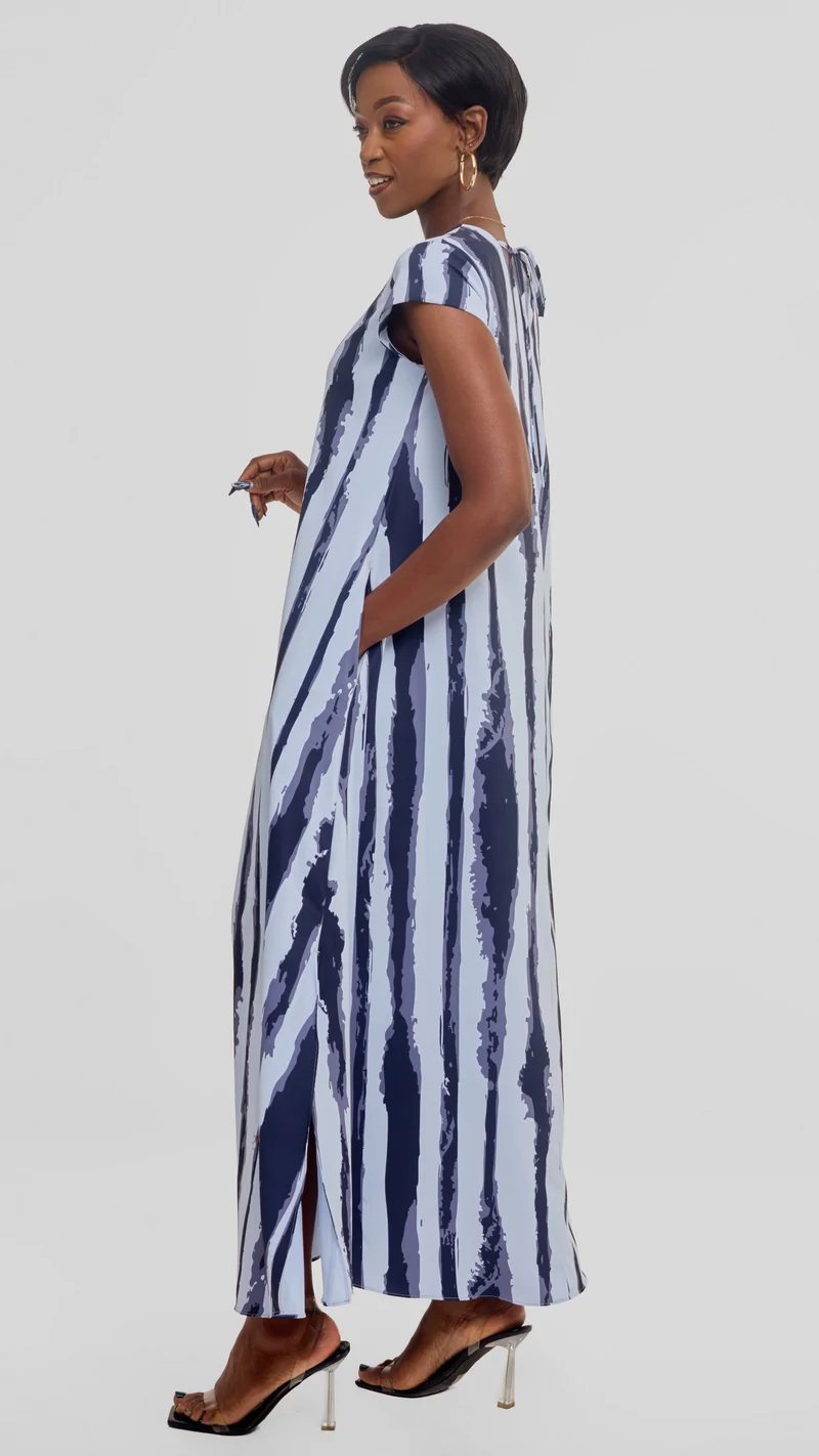 Vivo Kani Cap Sleeve Maxi Dress in Textured Crepe - Light Blue / Dark Navy Tamasha Print