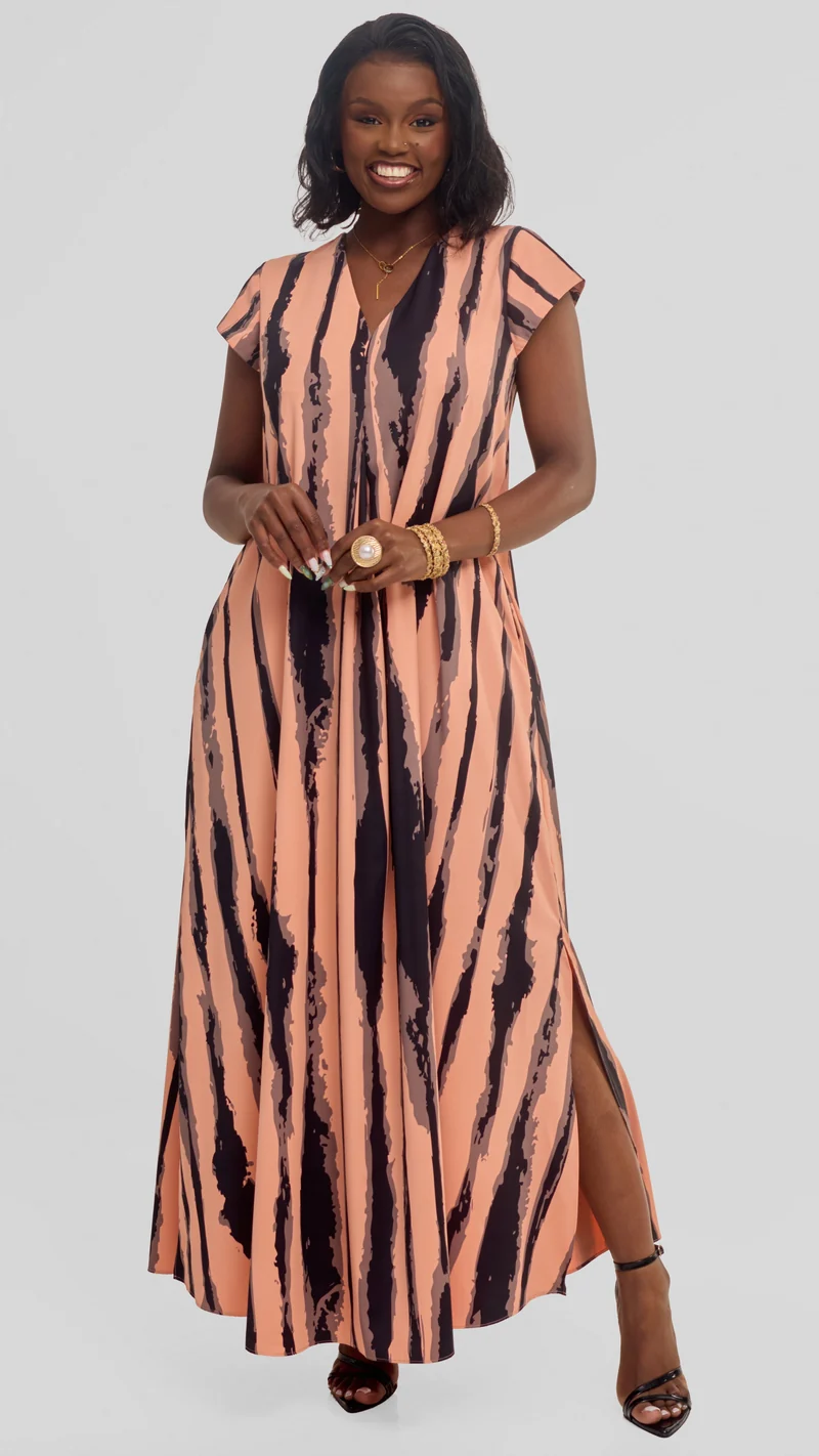 Vivo Kani Cap Sleeve Maxi Dress in Textured Crepe - Peach / Black Tamasha Print