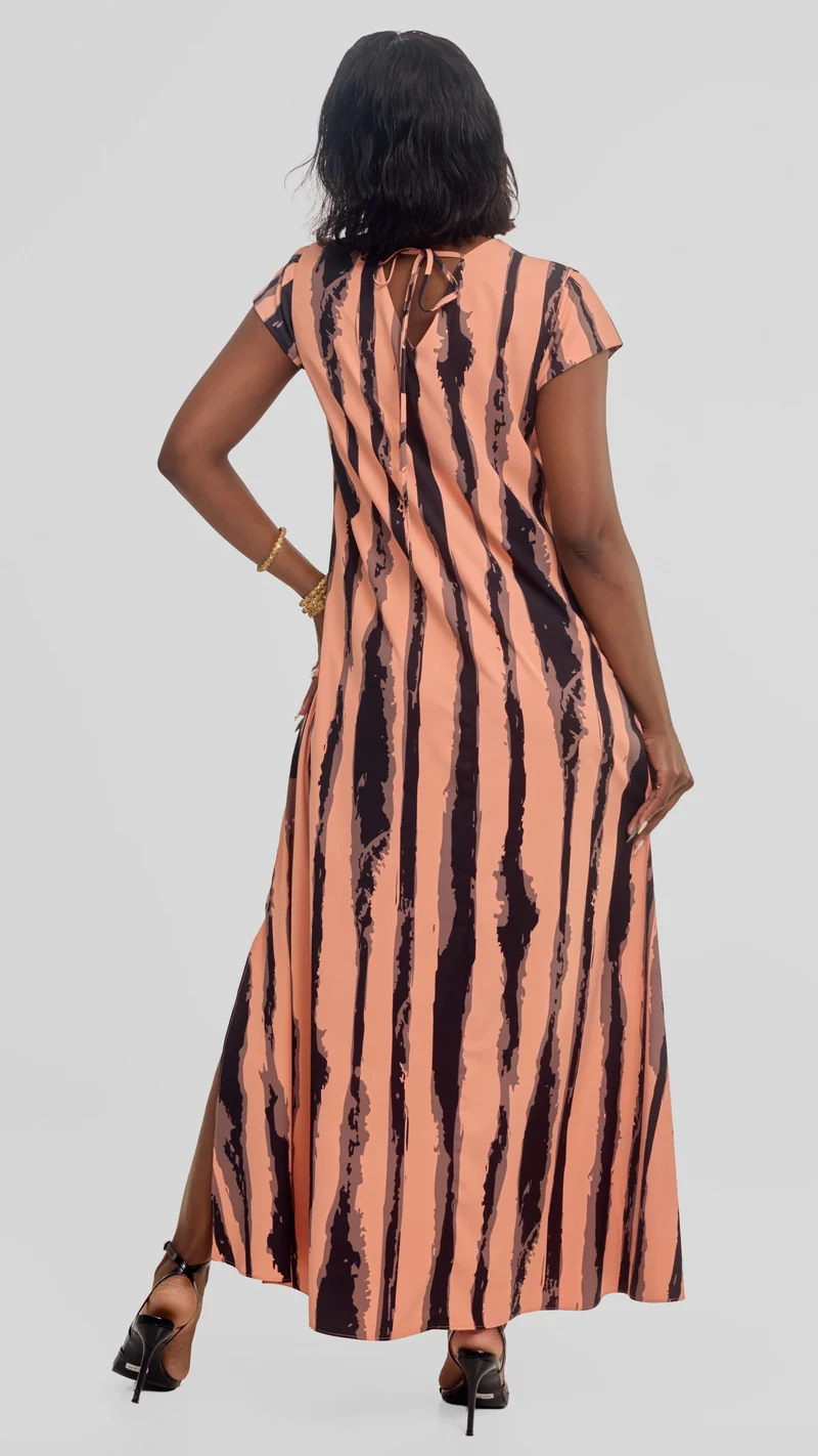 Vivo Kani Cap Sleeve Maxi Dress in Textured Crepe - Peach / Black Tamasha Print