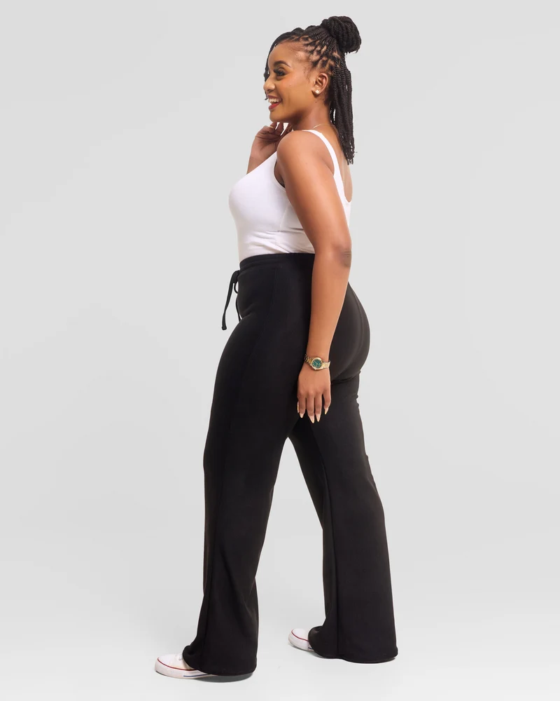 Vivo Selah Straight Pants in Rib Sweater - Black