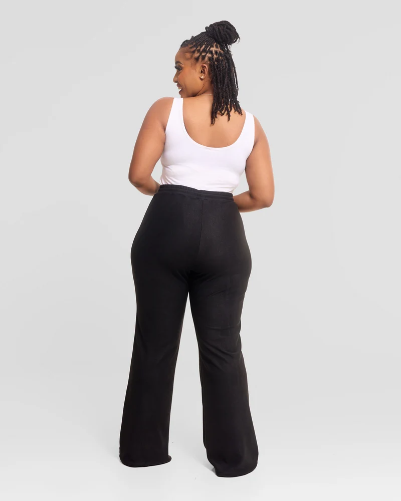 Vivo Selah Straight Pants in Rib Sweater - Black