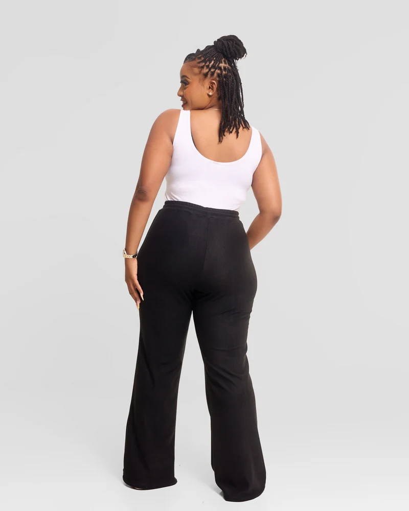 Vivo Selah Straight Pants in Rib Sweater - Black