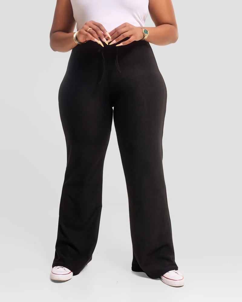 Vivo Selah Straight Pants in Rib Sweater - Black