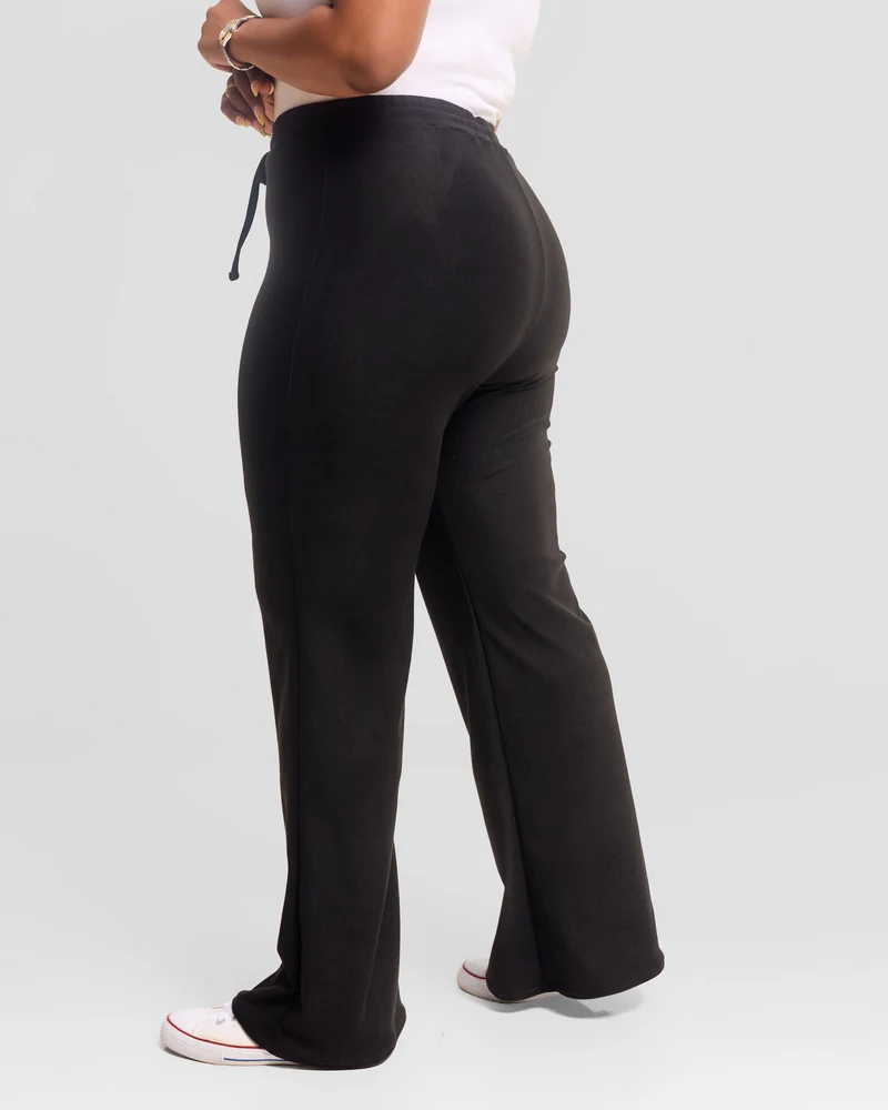 Vivo Selah Straight Pants in Rib Sweater - Black