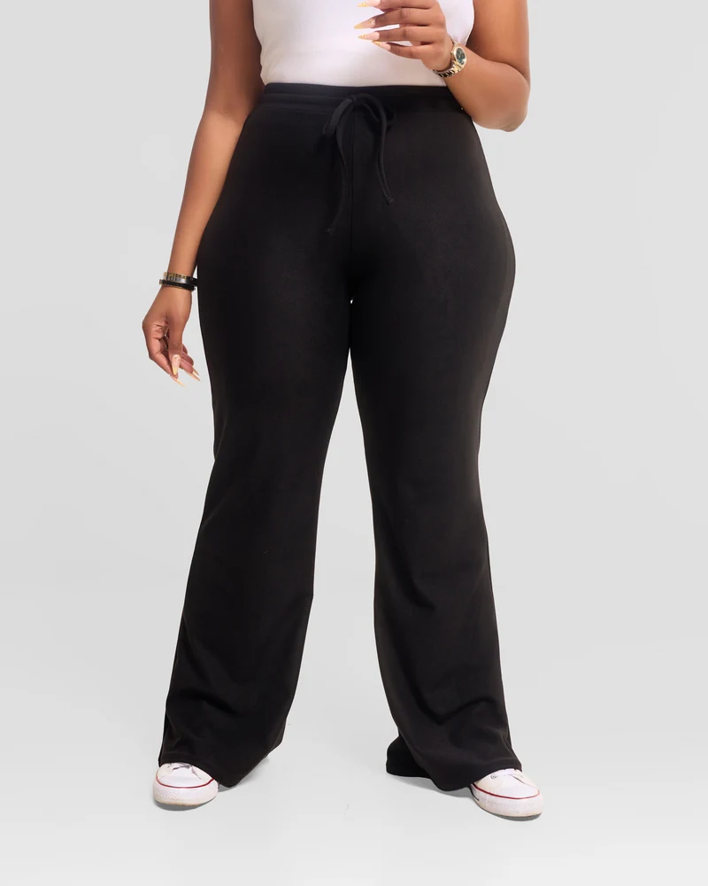 Vivo Selah Straight Pants in Rib Sweater - Black