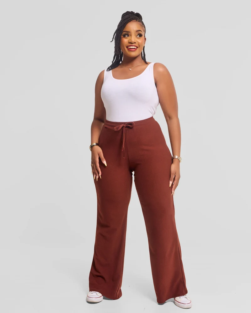 Vivo Selah Straight Pants in Rib Sweater - Dark Rust