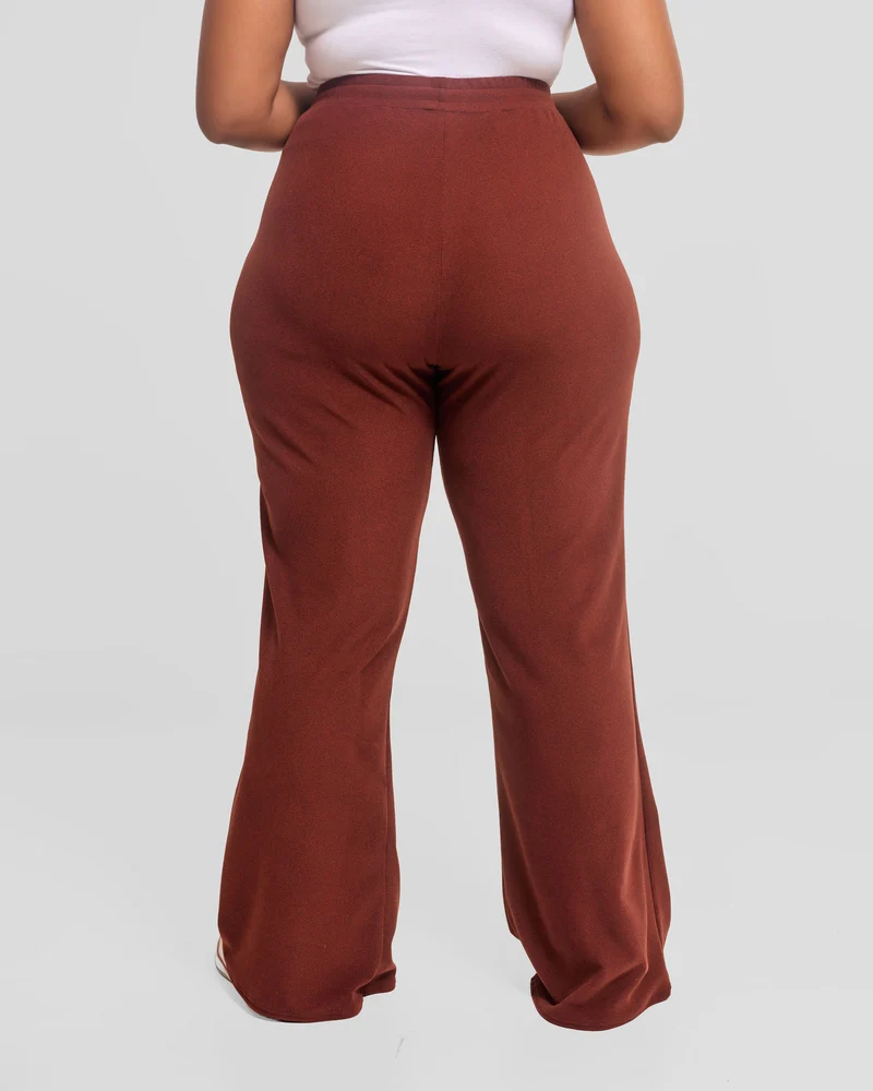 Vivo Selah Straight Pants in Rib Sweater - Dark Rust