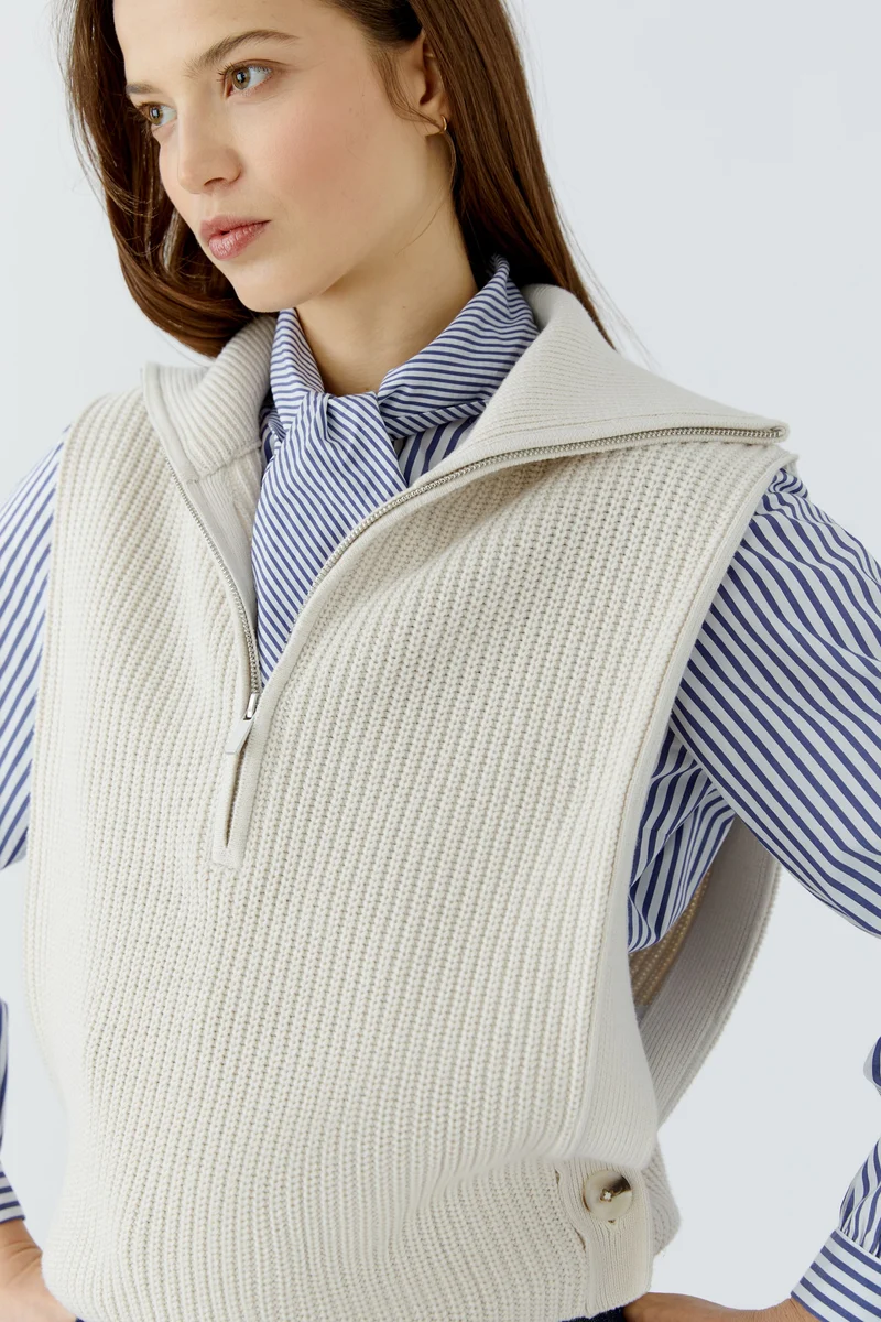 Pull sans manches à col demi-zippé