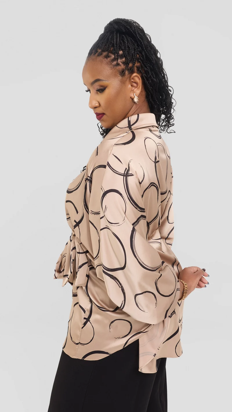 Vivo Loose Shirt in Satin - Taupe / Black Amani Print